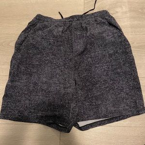 Lululemon grey checkered workout shorts medium